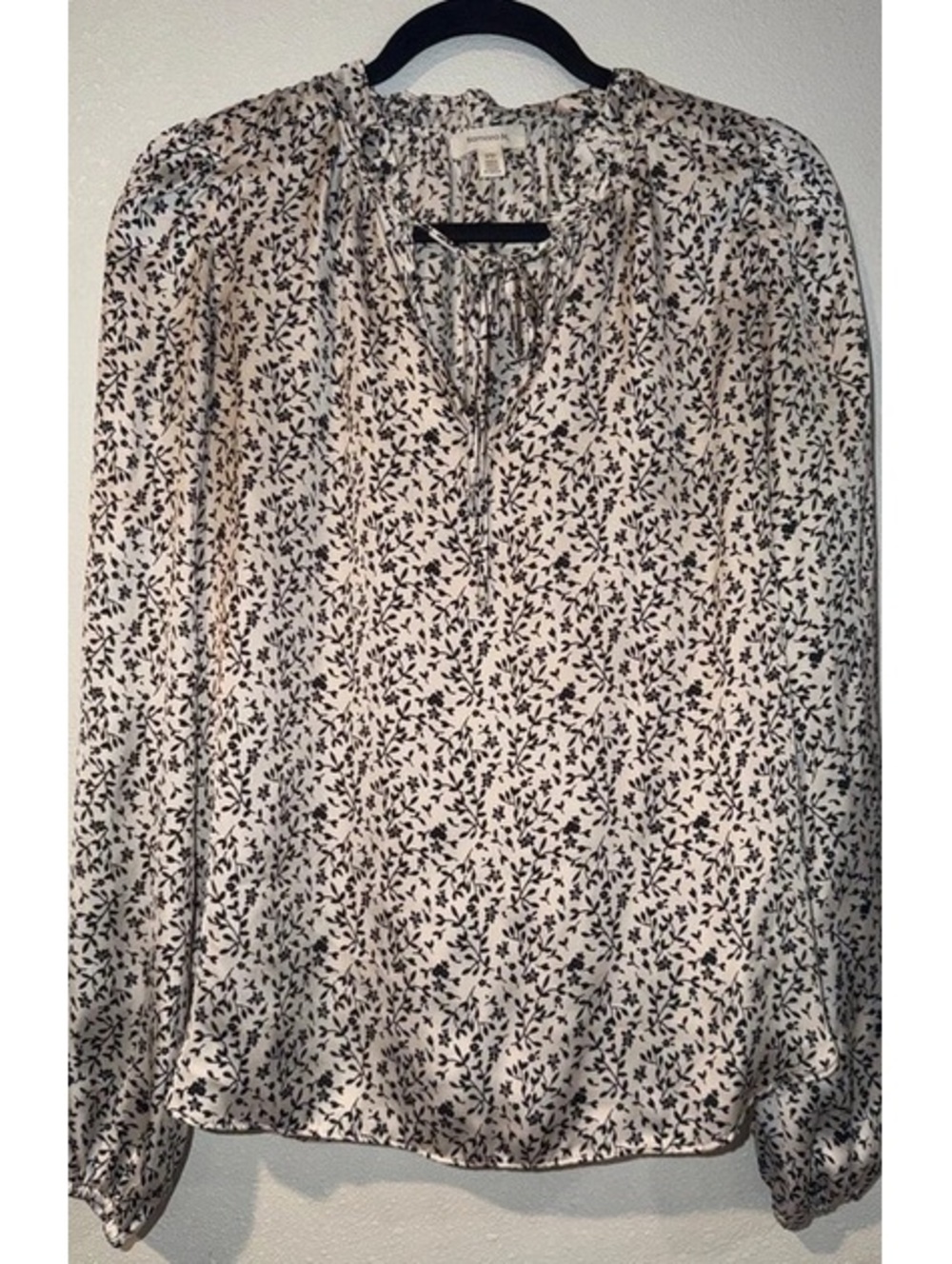 Tamara H Women’s Ivory Black Floral Tie Neck Blouse Size Small